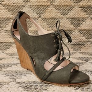 Plenty Tracy Reese stacked wedge sandal grey 9